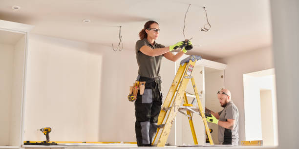 Best Electrician Near Me  in Newhall, IA