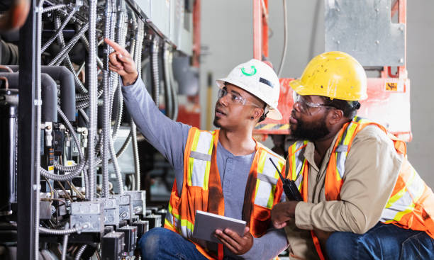 Best Emergency Electrician Near Me  in Newhall, IA